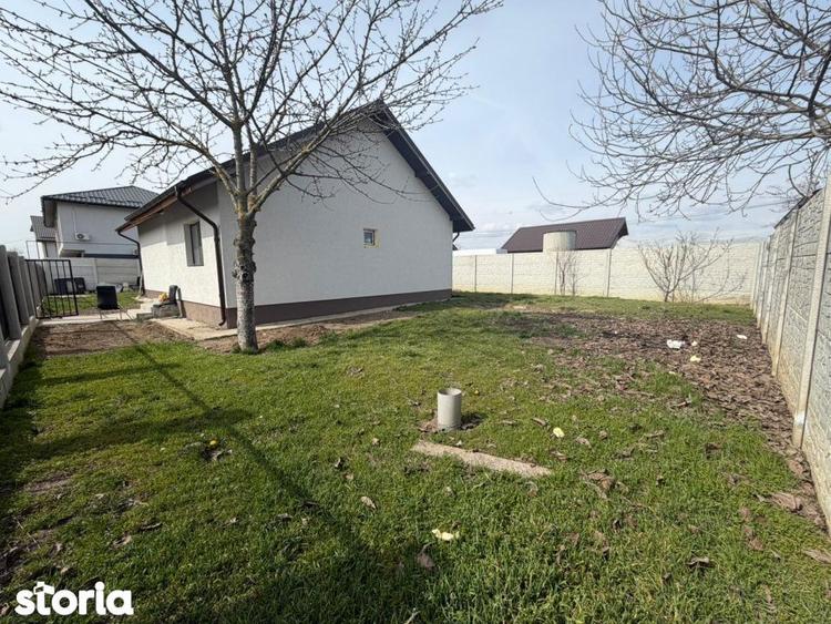 Casă cu 4 camere cu Teren 452 Mp în Central