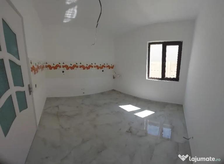 Casă cu 4 camere cu Teren 470 Mp în Vârteju