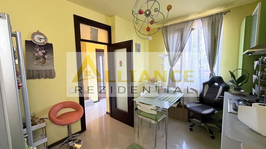 Casă individuală cu 4 camere cu Canalizare în Berceni