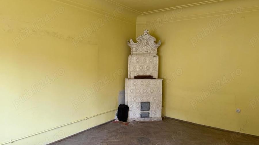 Casă cu 3 camere în Central