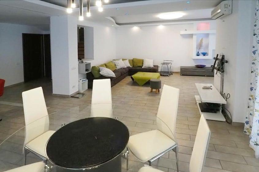 Casă individuală cu 5 camere cu Canalizare în Pipera