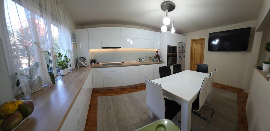 Apartament cu 3 camere decomandat în Mărăști