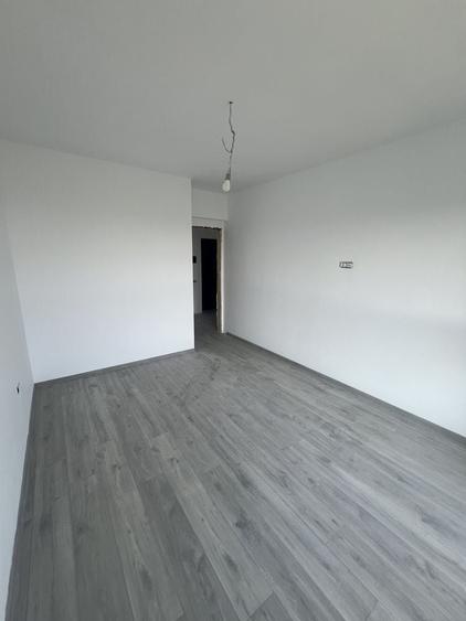 Apartament cu 3 camere decomandat în Lacul Morii