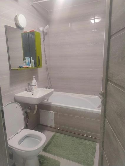Apartament cu 3 camere semidecomandat în Brazda lui Novac