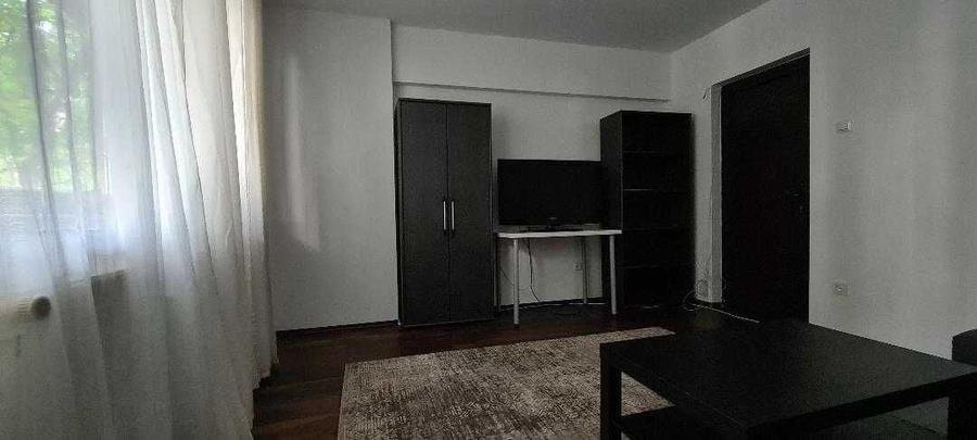 Apartament cu 2 camere decomandat în Sala Palatului