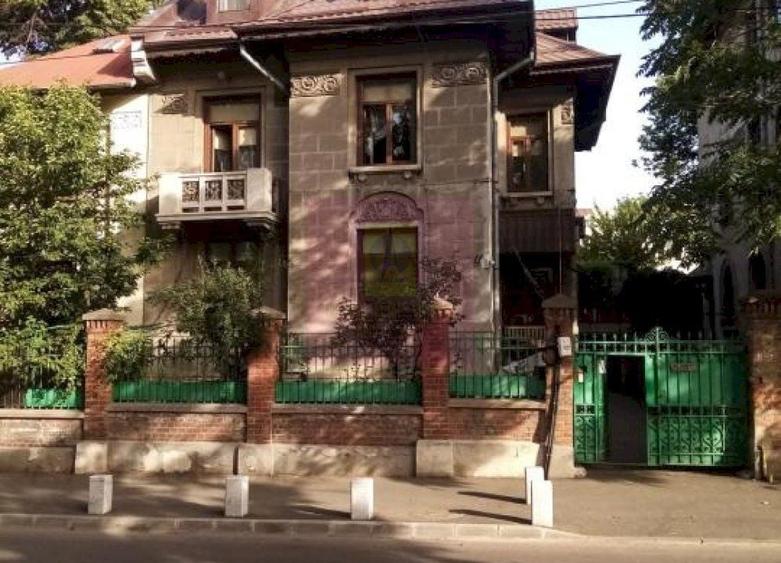 Apartament cu 7 camere decomandat, mobilat în Plevnei