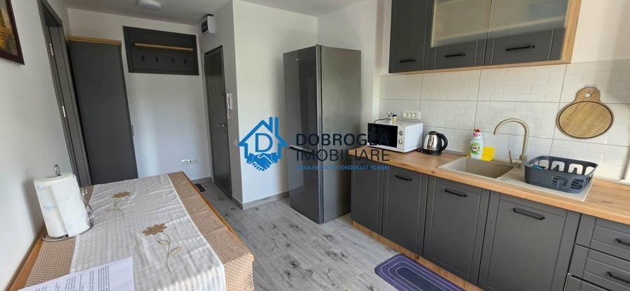 Apartament cu 2 camere semidecomandat, mobilat în Ultracentral