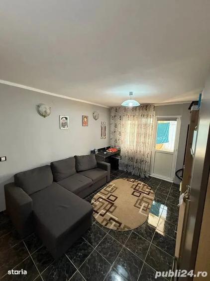 Apartament cu 3 camere semidecomandat în Central