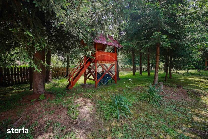 Casă cu Teren 3326 Mp în Cobleș