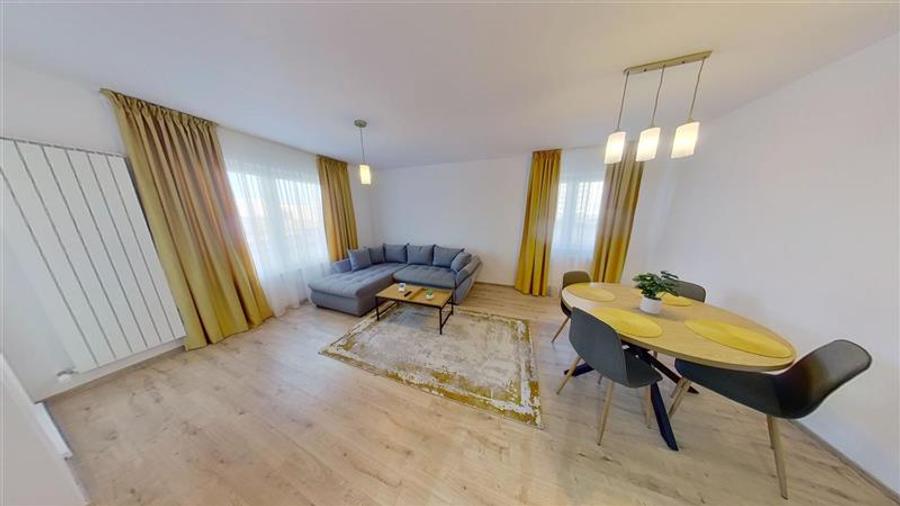 Apartament cu 2 camere decomandat în Tractorul