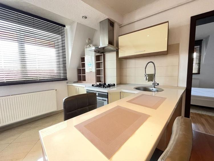 Apartament cu 2 camere decomandat în Lotrioara