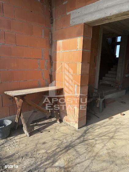 Casă cu 4 camere cu Teren 637 Mp în Covaci