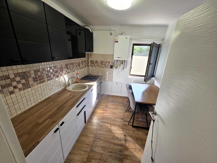 Apartament cu 2 camere decomandat în Lețcani