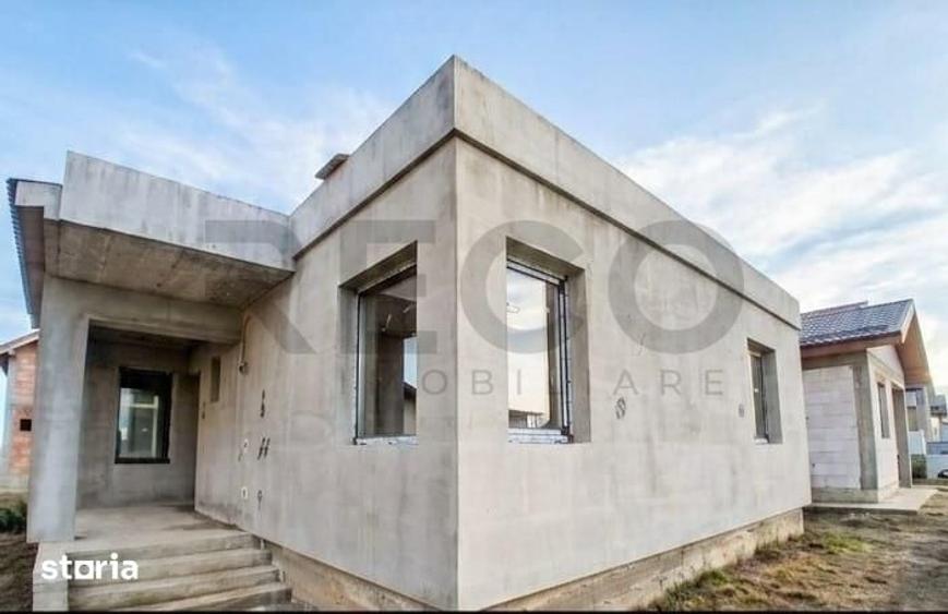 Casă cu 3 camere cu Teren 300 Mp în Sânmartin
