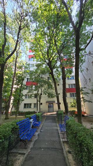Apartament cu 2 camere decomandat în Berceni