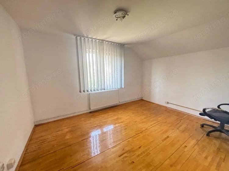 Casă cu 5 camere cu Teren 600 Mp în Aradului