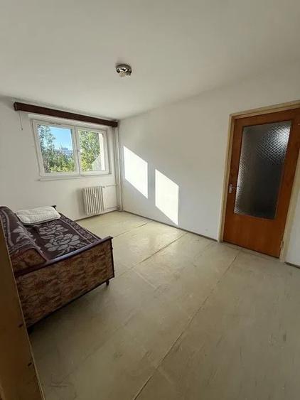 Apartament cu 3 camere circular în Drumul Taberei