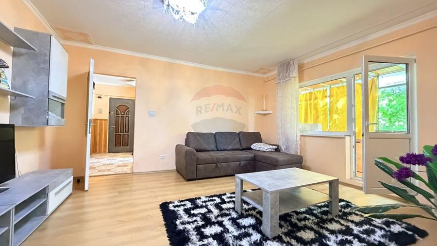 Apartament cu 2 camere semidecomandat în Central