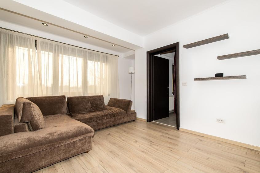 Apartament cu 4 camere decomandat, mobilat în Dămăroaia