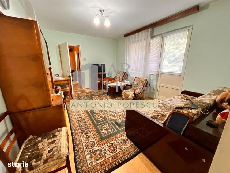 Apartament cu 3 camere semidecomandat în Lipănești