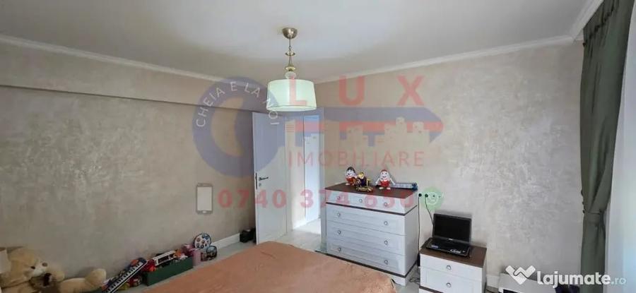 Apartament cu 3 camere decomandat în Babadag