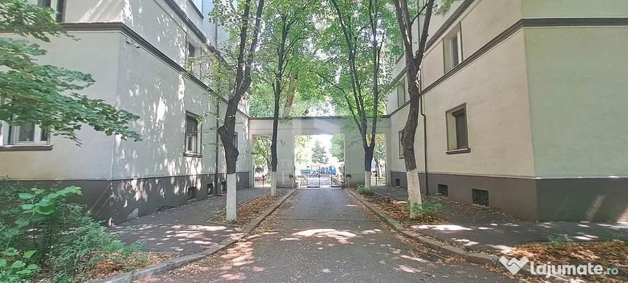 Garsonieră decomandată în Brâncoveanu