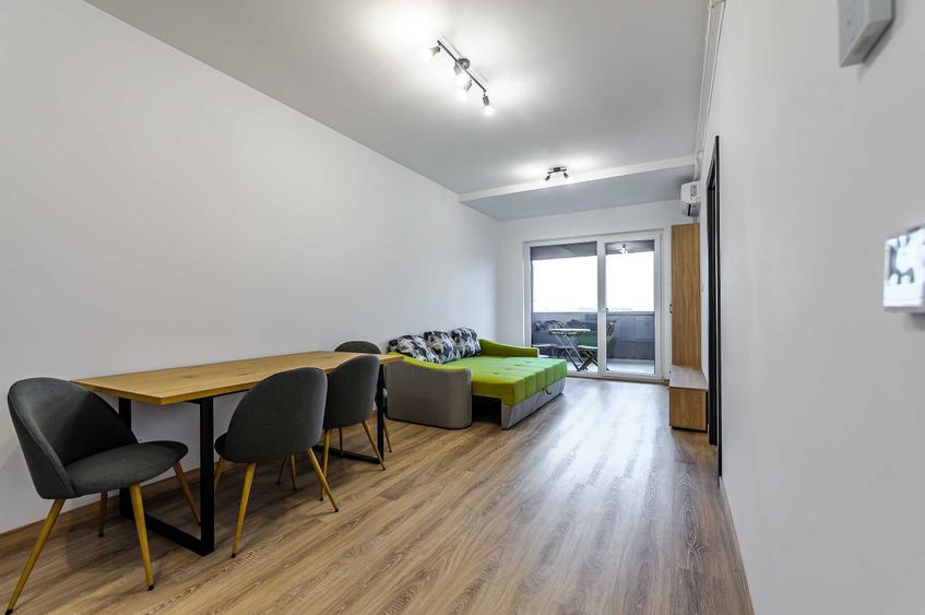 Apartament cu 2 camere semidecomandat în Est