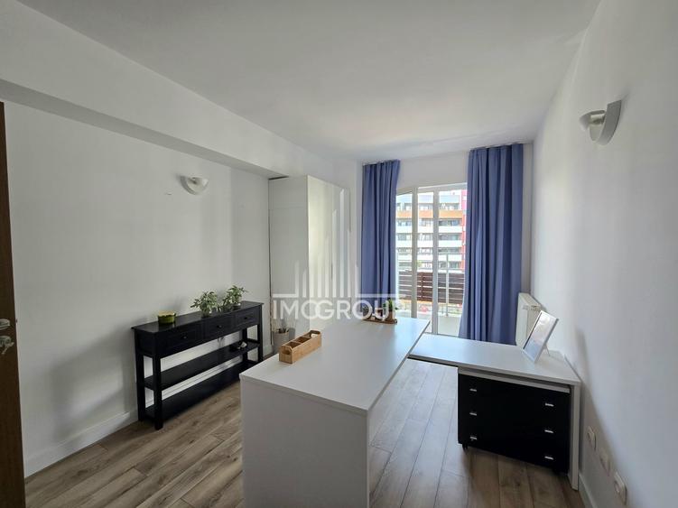 Apartament cu 5 camere semidecomandat, mobilat în Bună Ziua