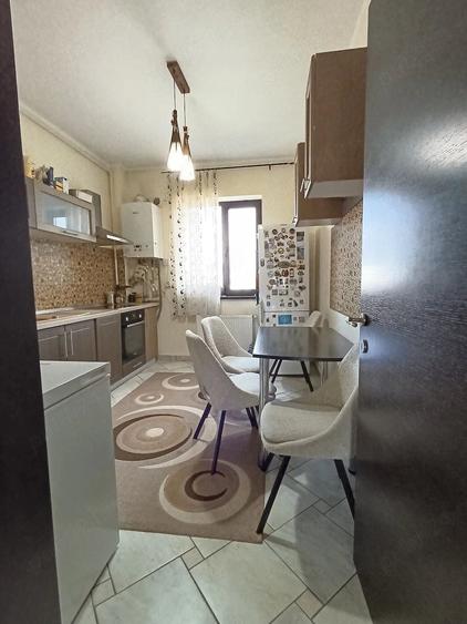 Apartament cu 3 camere decomandat, mobilat în Găvana
