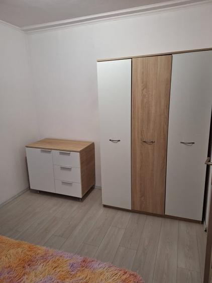 Apartament cu 2 camere semidecomandat, mobilat în Olteniței