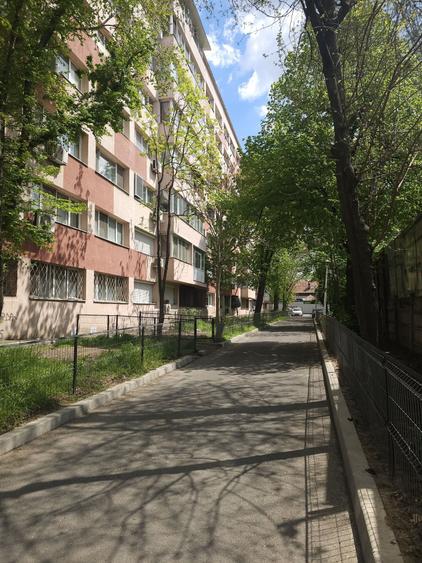 Apartament cu 2 camere decomandat în Eroii Revoluției