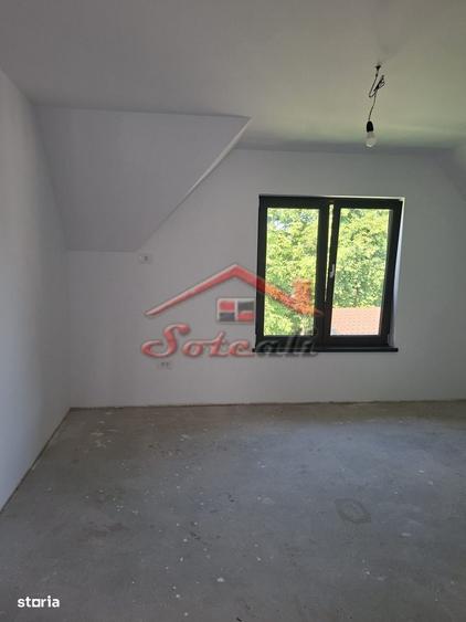 Casă cu 4 camere în Ghioșești