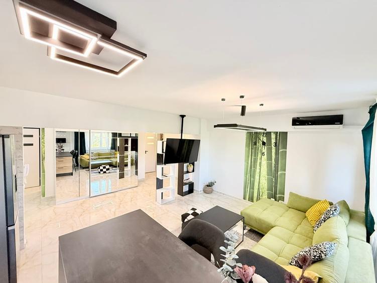 Apartament cu 3 camere semidecomandat în Băneasa