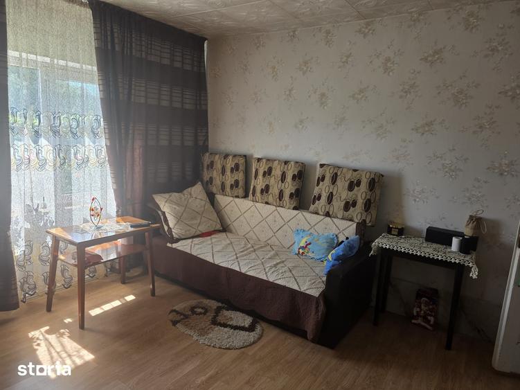 Casă cu 2 camere cu Teren 1300 Mp în Davidești