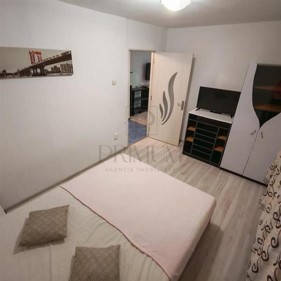 Apartament cu 3 camere semidecomandat, mobilat în Buziașului — fotografia 2