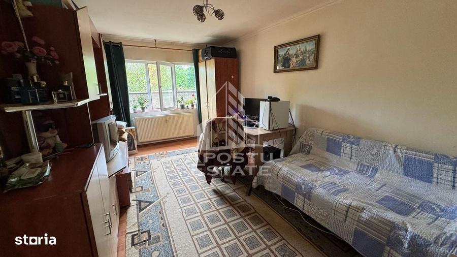 Apartament cu 2 camere semidecomandat în Lipovei
