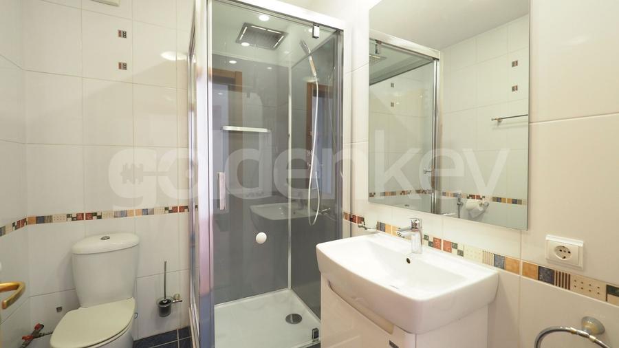 Duplex cu 6 camere cu Piscina în Iancu Nicolae