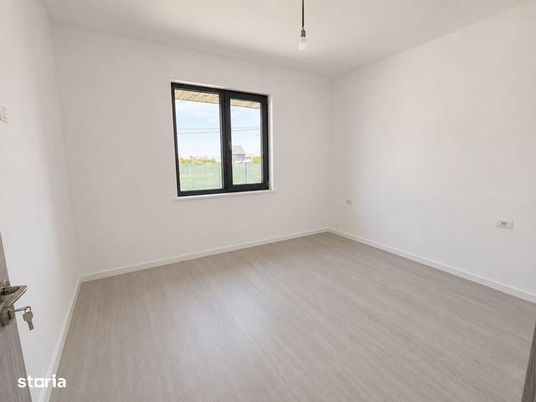 Casă cu 4 camere în Crevedia