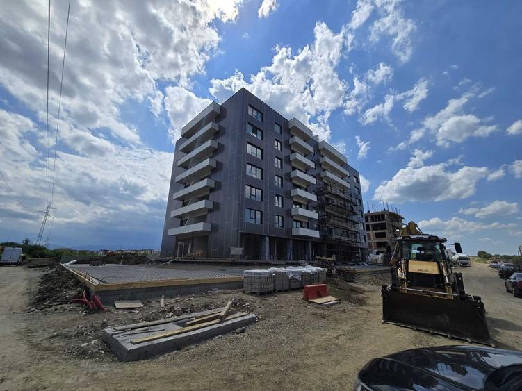 Apartament cu 2 camere semidecomandat în Exterior Vest