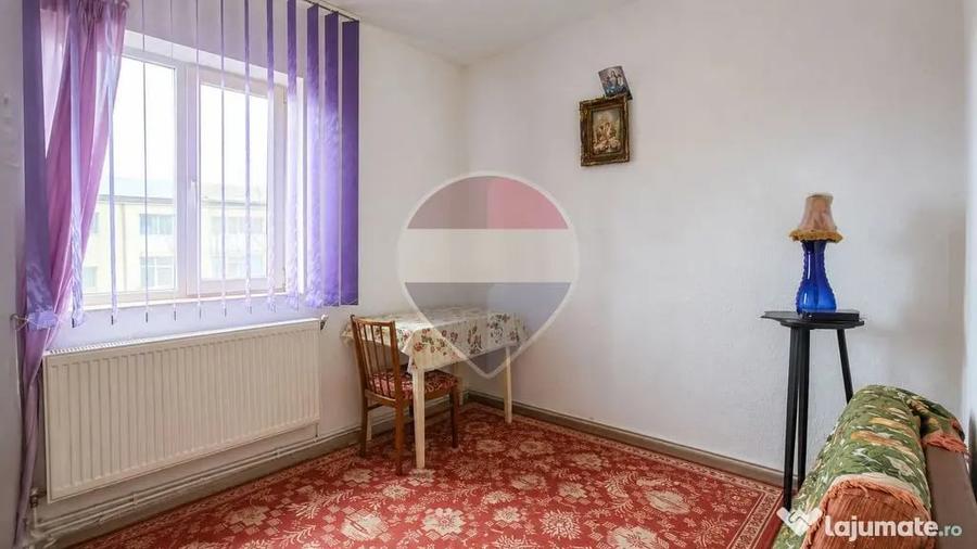 Apartament cu 2 camere nedecomandat în Central