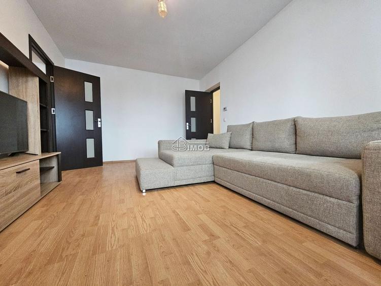 Apartament cu 2 camere semidecomandat, mobilat în Micro 9
