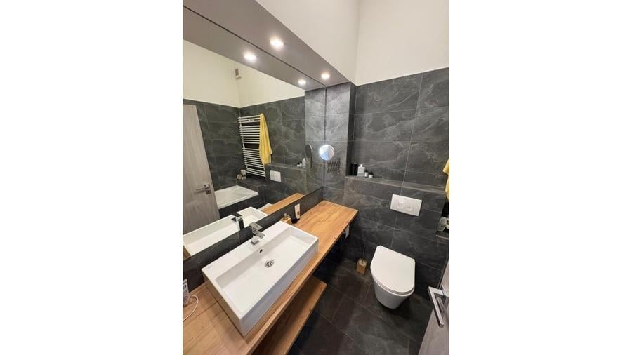 Apartament cu 3 camere decomandat, mobilat în Calea Călărașilor