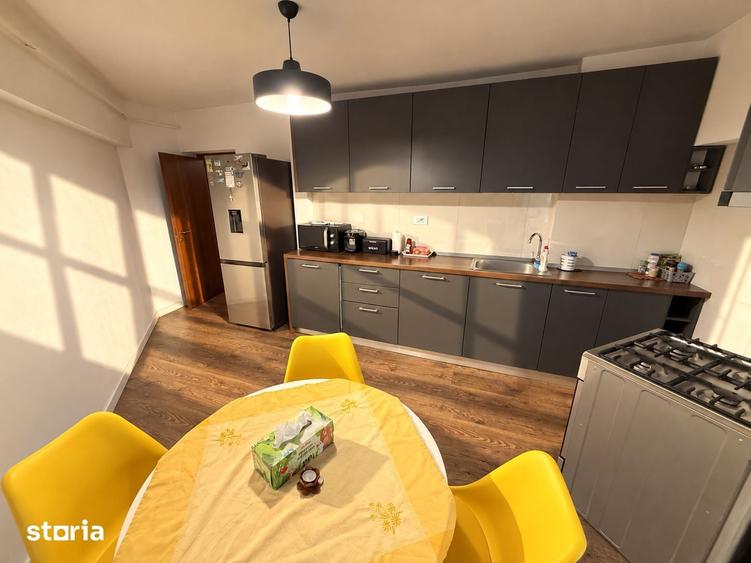 Apartament cu 4 camere în Păcurari