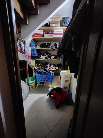 Casă individuală cu 6 camere cu Canalizare în Luna de Sus