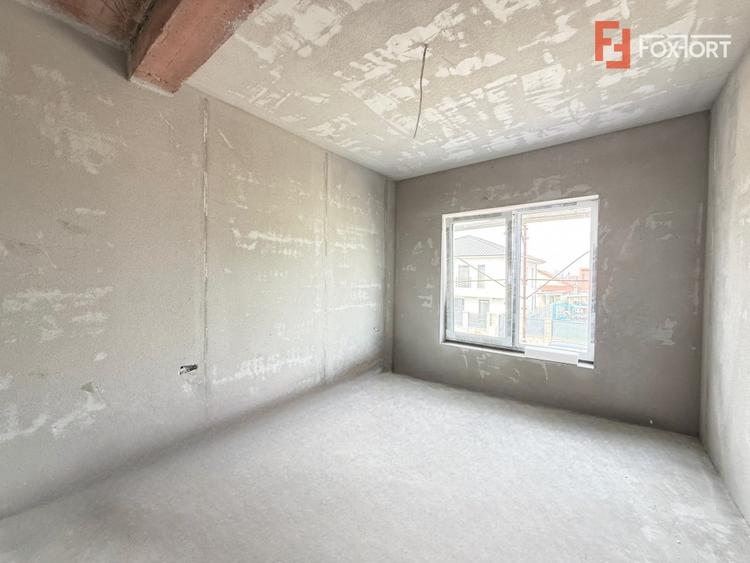 Duplex cu 4 camere cu Canalizare în Săcălaz