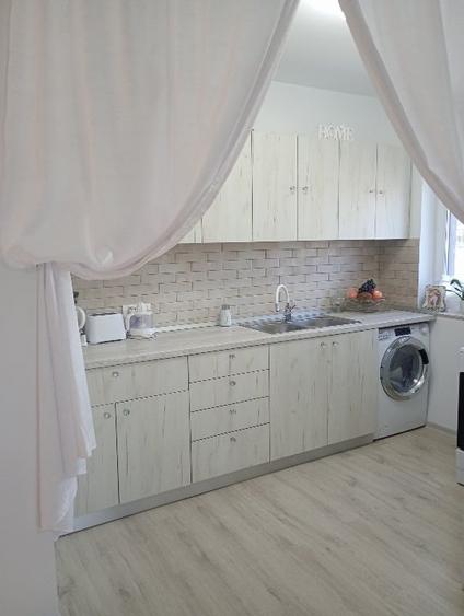 Duplex cu 5 camere cu Canalizare în Utvin