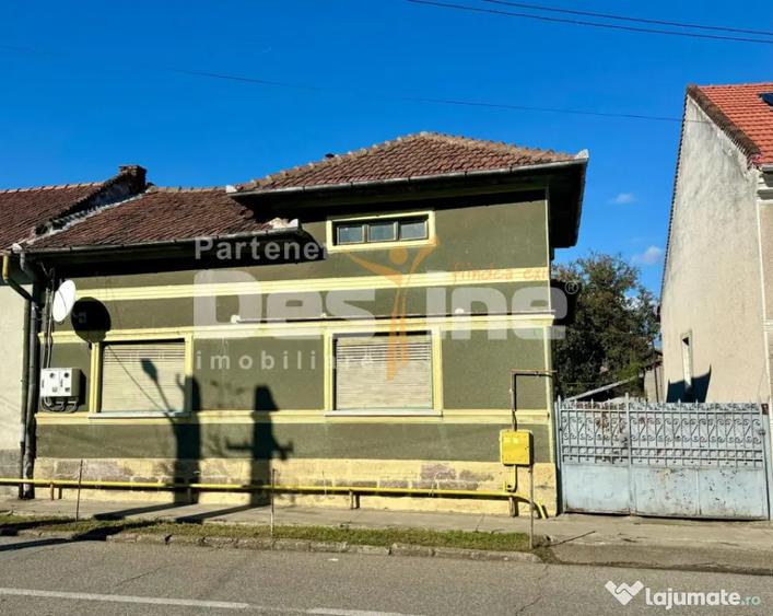 Casă cu 3 camere cu Teren 720 Mp în Simeria