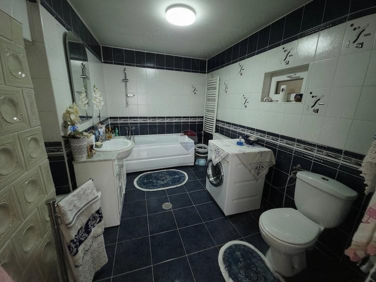 Casă cu 3 camere cu Teren 2836 Mp în Zănești