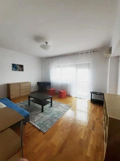 Apartament cu 2 camere decomandat în Est