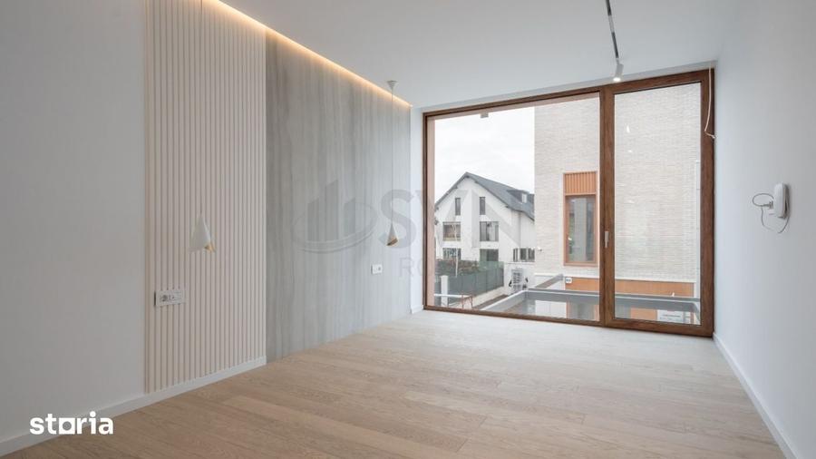 Casă cu 6 camere cu Teren 425 Mp în Central